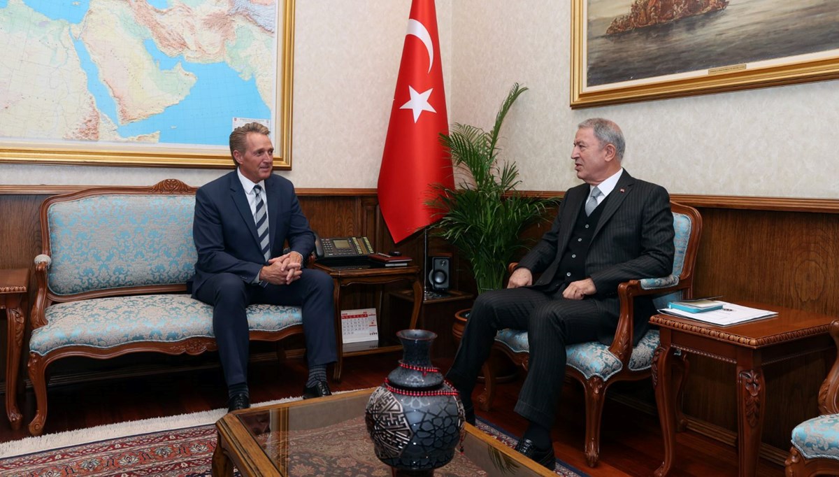Bakan Akar, ABD'nin Ankara Büyükelçisi Flake ile görüştü Bakan Akar, ABD'nin Ankara Büyükelçisi Flake ile görüştü