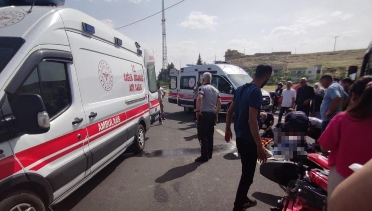 Mardin'de minibüs ile motosiklet çarpıştı: 2 ağır yaralı