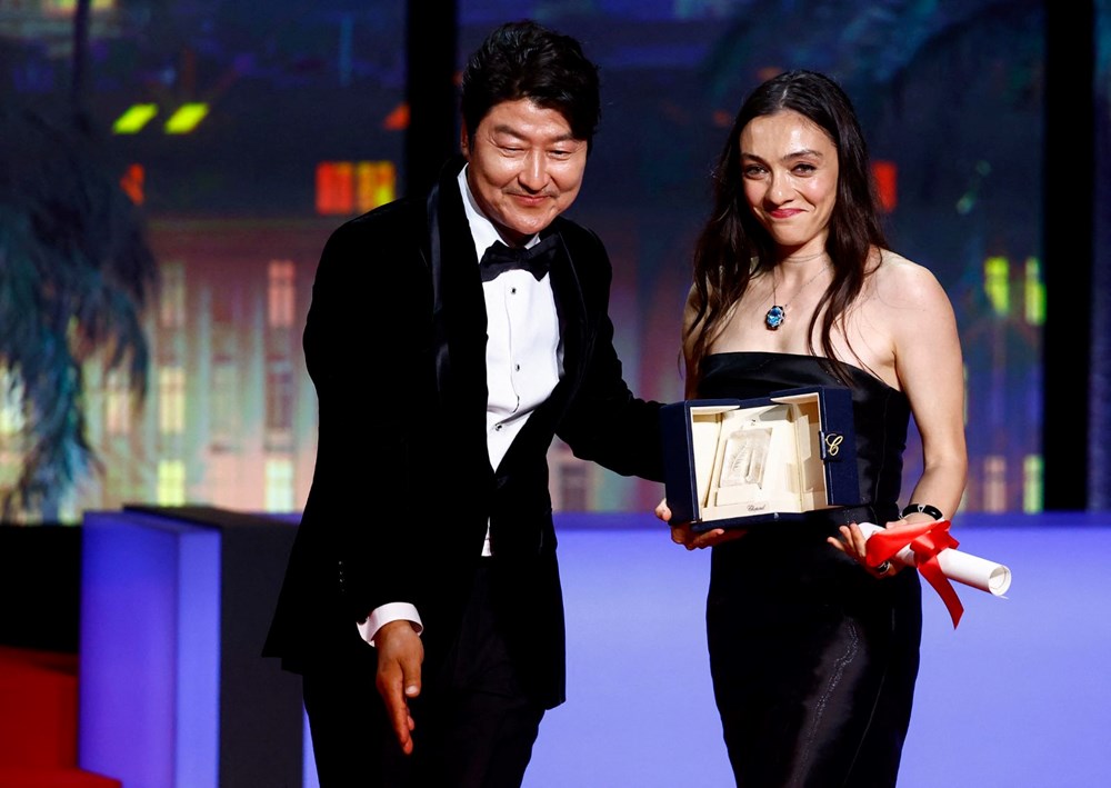 Merve Dizdar Cannes Film Festivali'nde en iyi kadın oyuncu ödülünü aldı - 10