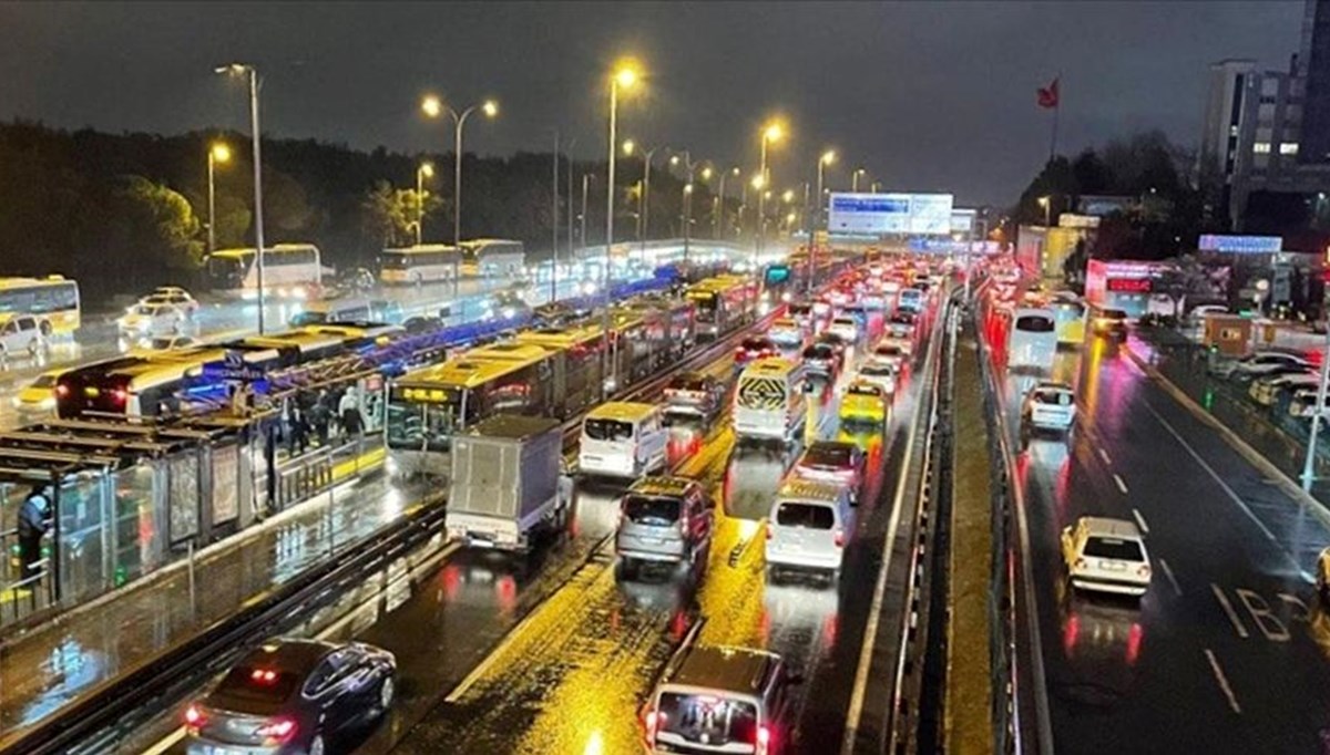 İstanbul'da trafik yoğunluğu yüzde 81'e çıktı