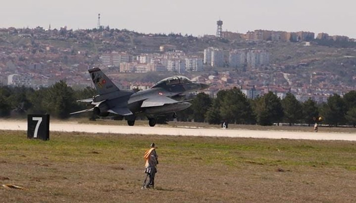 Eskişehir Valiliği'nden alçak uçuş uyarısı Eskişehir Valiliği'nden alçak uçuş uyarısı