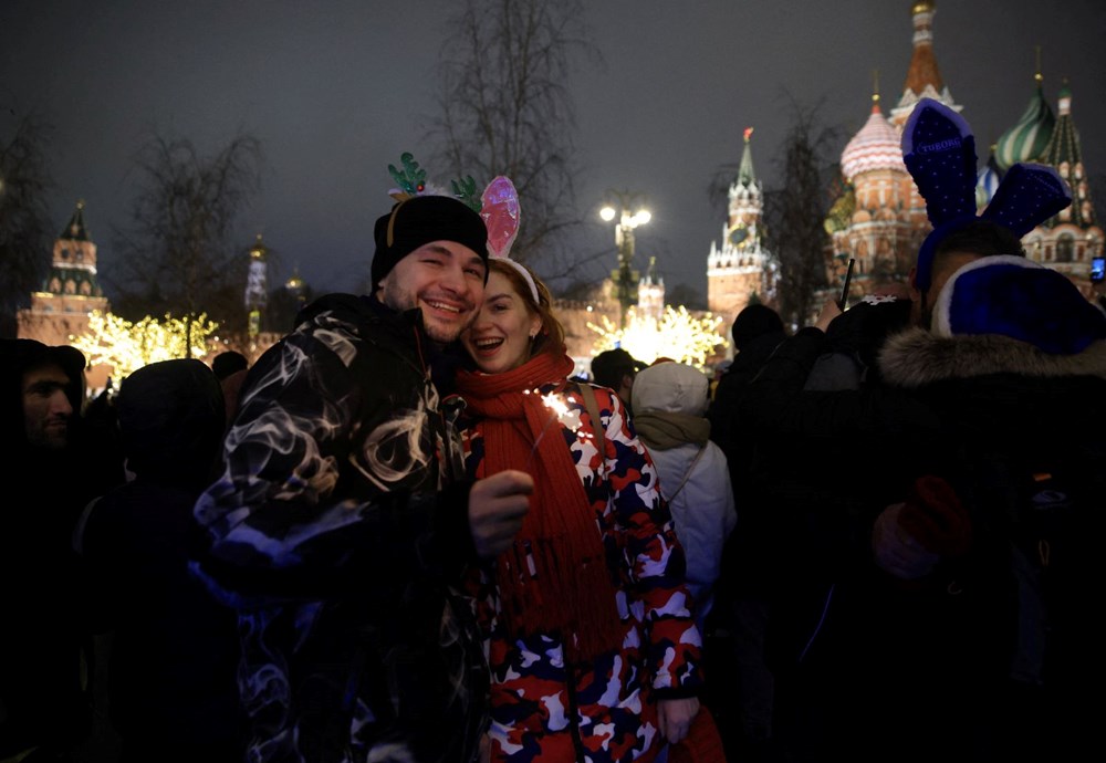 Dünya 2023'ü coşkuyla karşıladı, Ukrayna ise füzelerle - 8