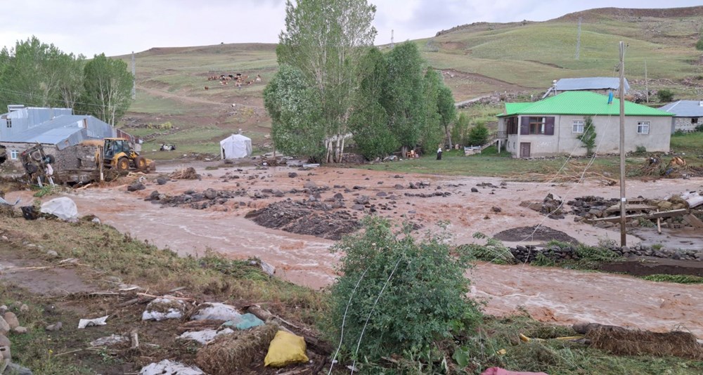 Karadeniz'i sel vurdu | Meteoroloji'den 17 il için uyarı üzerine uyarı: Sel, dolu ve heyelana dikkat! - 9