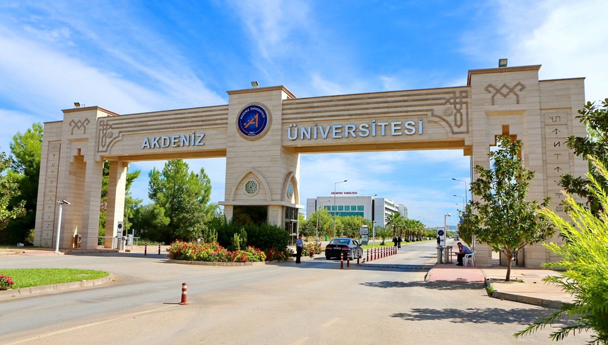 Üniversiteden sahte diploma açıklaması