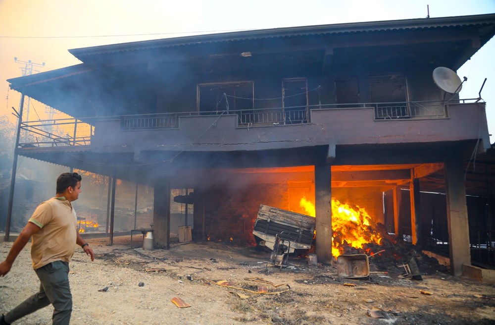Manavgat'taki yangın evleri kül etti - 15