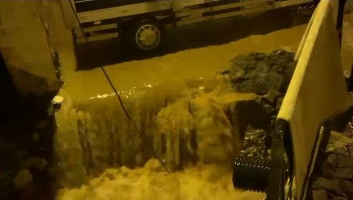 Mardin'i sağanak vurdu Mardin'i sağanak vurdu