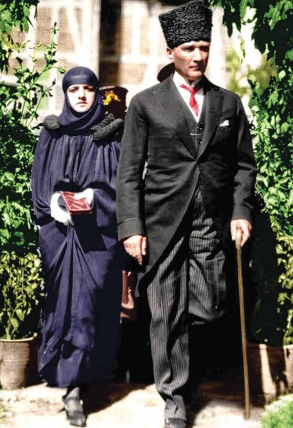 Atatürk’ün Latife Hanım’a taktığı nikah yüzüğü ilk kez ortaya çıktı - 2