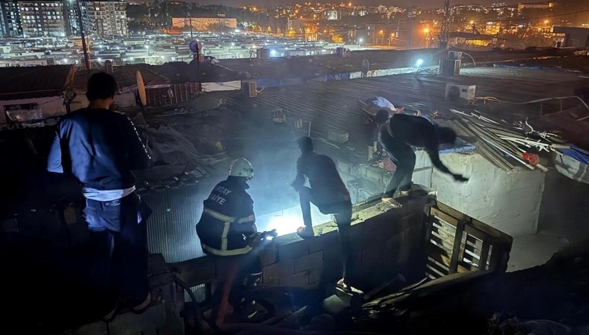 Hatay Kırıkhan'da konteyner yangını Hatay Kırıkhan'da konteyner yangını