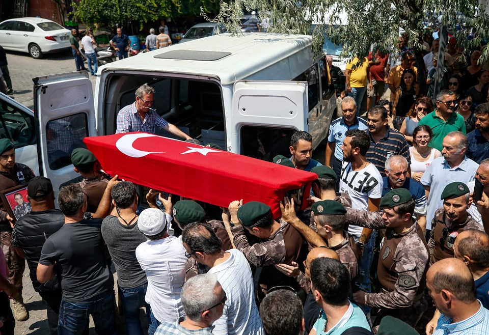 Vefat eden özel harekat polisi son yolculuğuna uğurlandı - 1