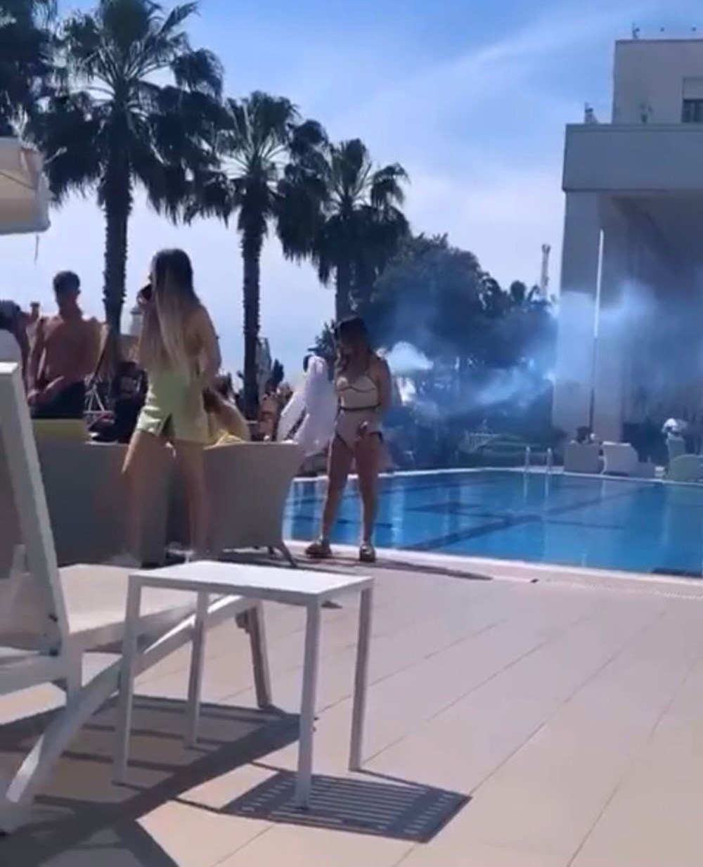 Pendik 'de sokağa çıkma kısıtlamasında yapılan parti, Koronavirüse davet çıkardı. İşte O görüntüler