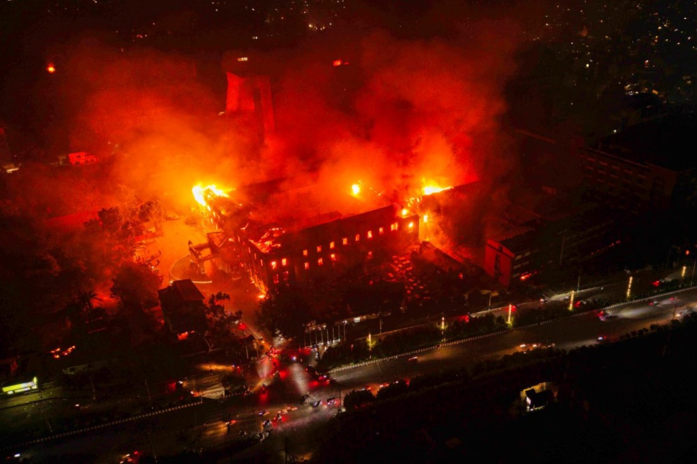 Nepal yeni liderini arıyor: Bakanlar dövüldü, ordu helikopterleri havalandı - 2