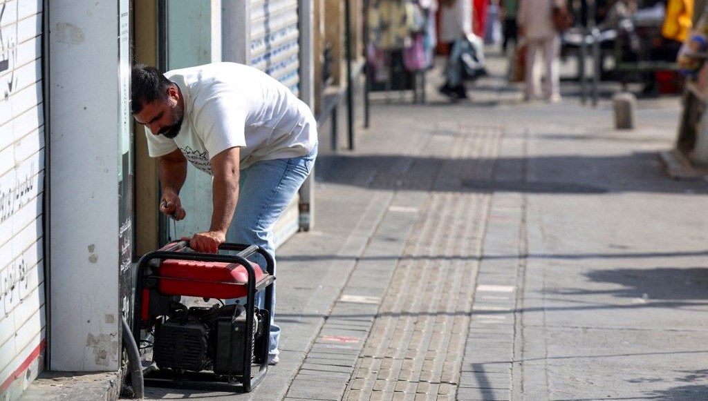 İran'da elektrikler her gün 2 saat kesiliyor