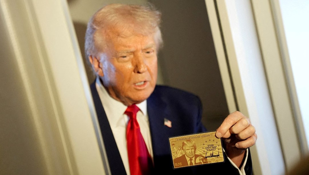 Trump'ın 5 milyon dolarlık "Altın Kart"ı: Üzerinde kendi resmi var