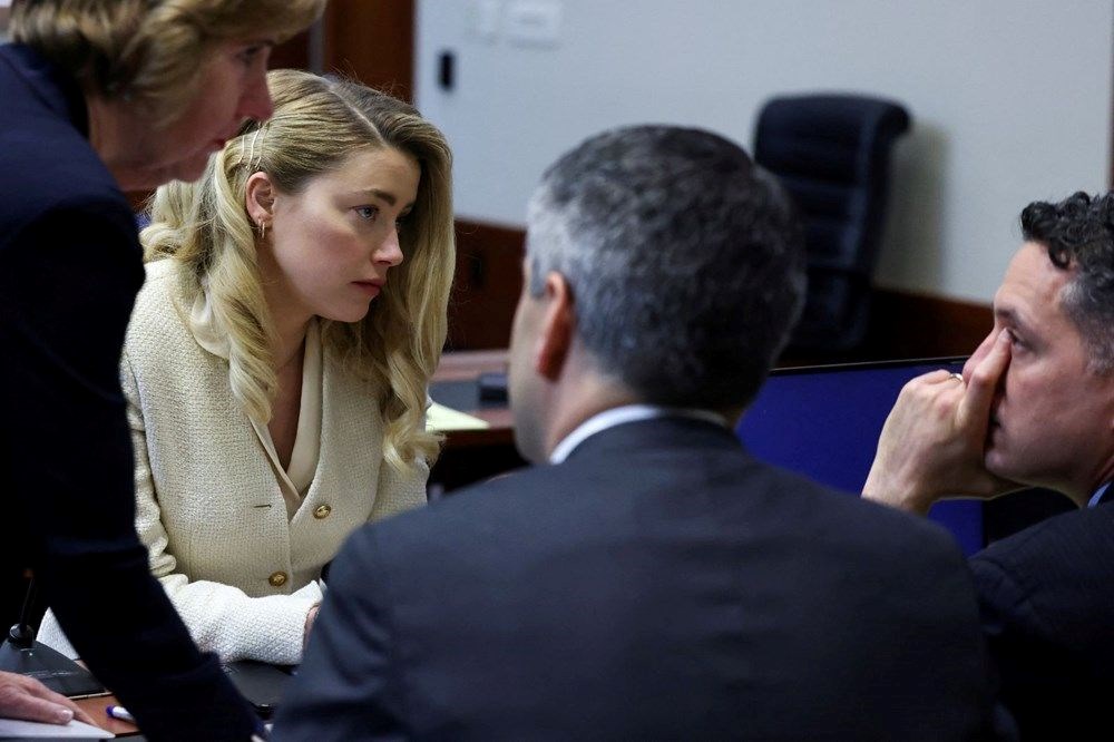 Johnny Depp'in açtığı karalama davasını kaybeden Amber Heard, yanlış kişinin jüri koltuğunda oturduğunu iddia etti - 6