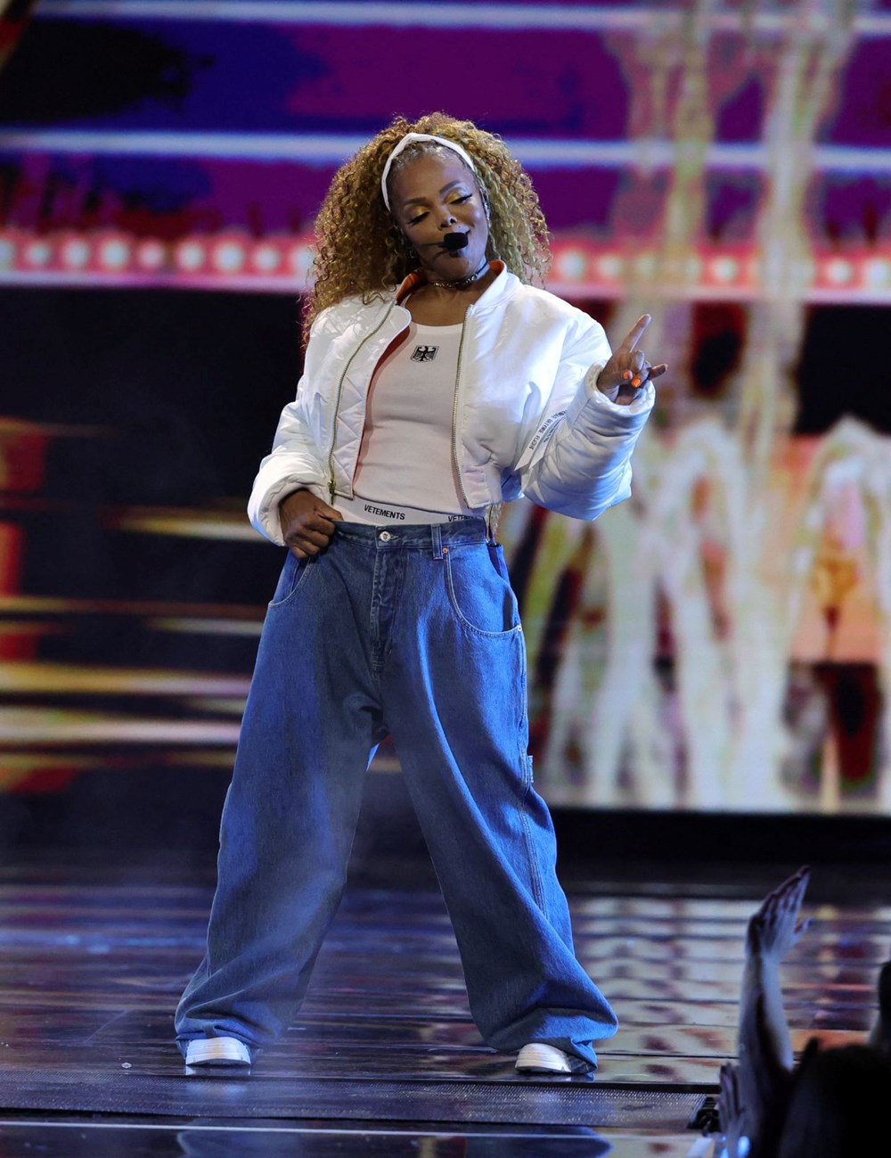 Amerikan Müzik Ödülleri sahiplerini buldu | Jennifer Lopez dansçları öptü - 6