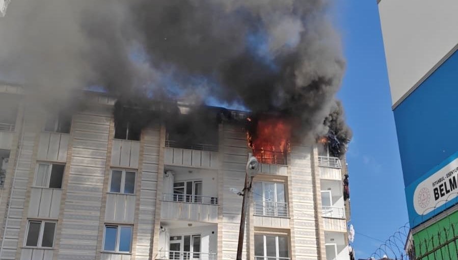 Esenyurt'ta apartman yangını