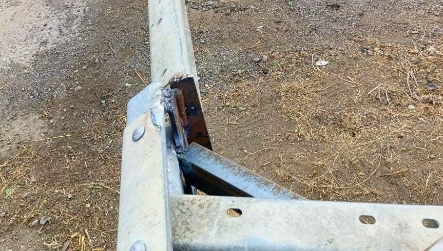 Bu da oldu: Yolu kısaltmak için bariyeri kesip kapı yaptılar - Son Dakika  Türkiye Haberleri | NTV Haber