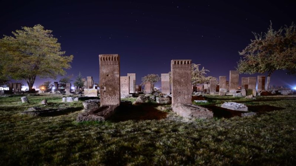 Dünyanın en büyük Türk-İslam mezarlığı: Ahlat Selçuklu Meydan Mezarlığı - 6