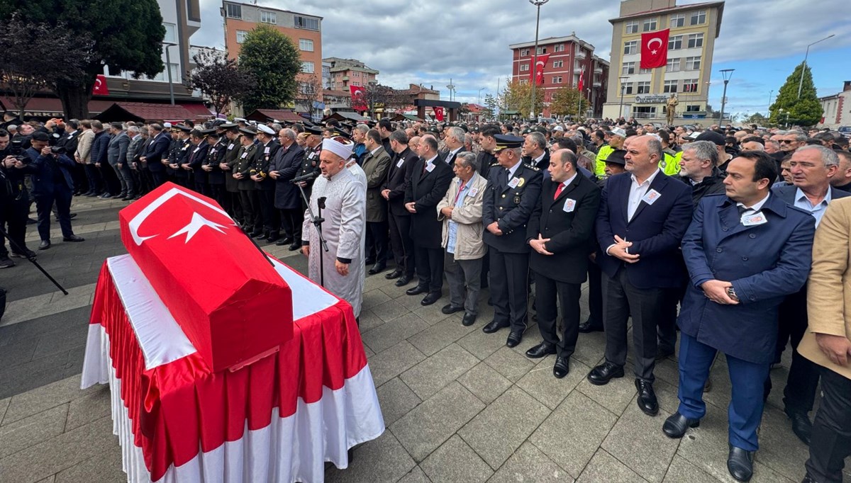 İstanbul'da şehit olan polise veda