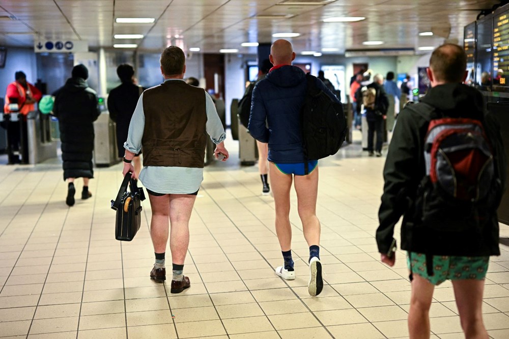 Londra'da 'Pantolonsuz Metro Günü' eğlencesi - 14