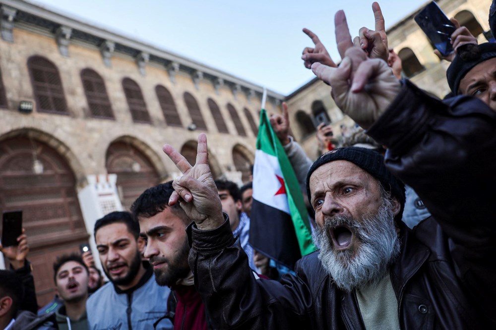 Esad sonrası ilk cuma namazı: Suriyeliler Emevi Camii'ne akın etti - 10