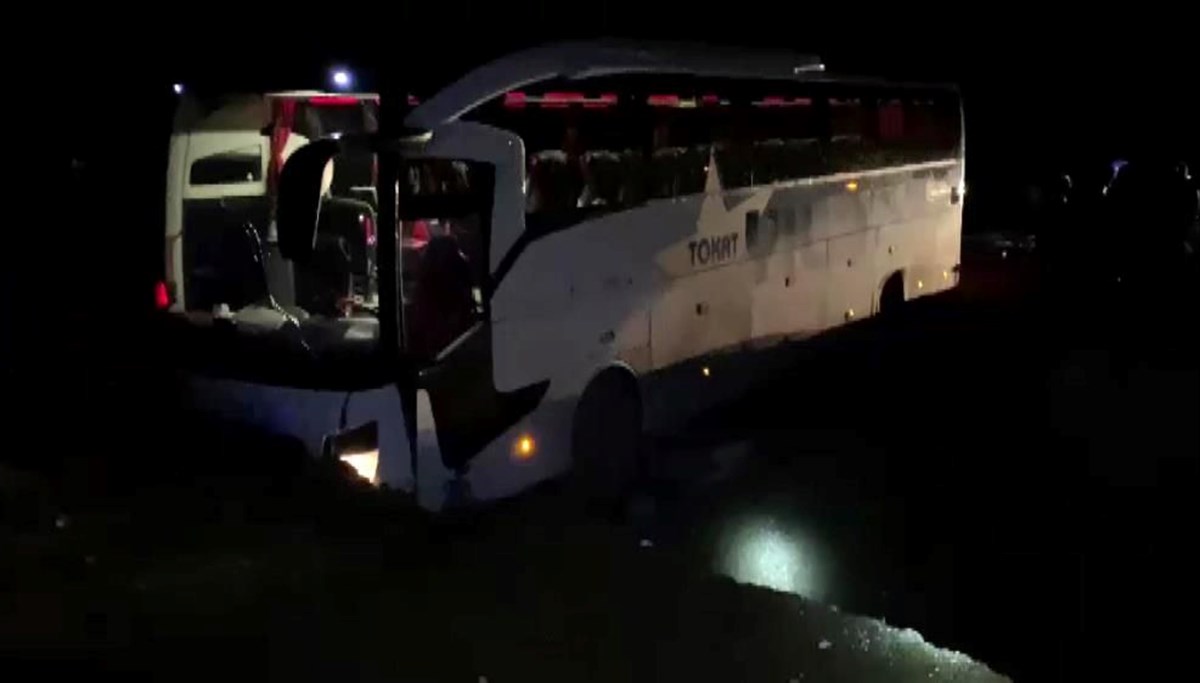 Amasya'da yolcu otobüsü kazası: Yaralılar var Amasya'da yolcu otobüsü kazası: Yaralılar var