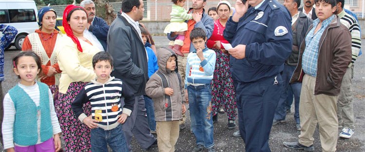 Romanların Salihli�de ev tartışması NTV