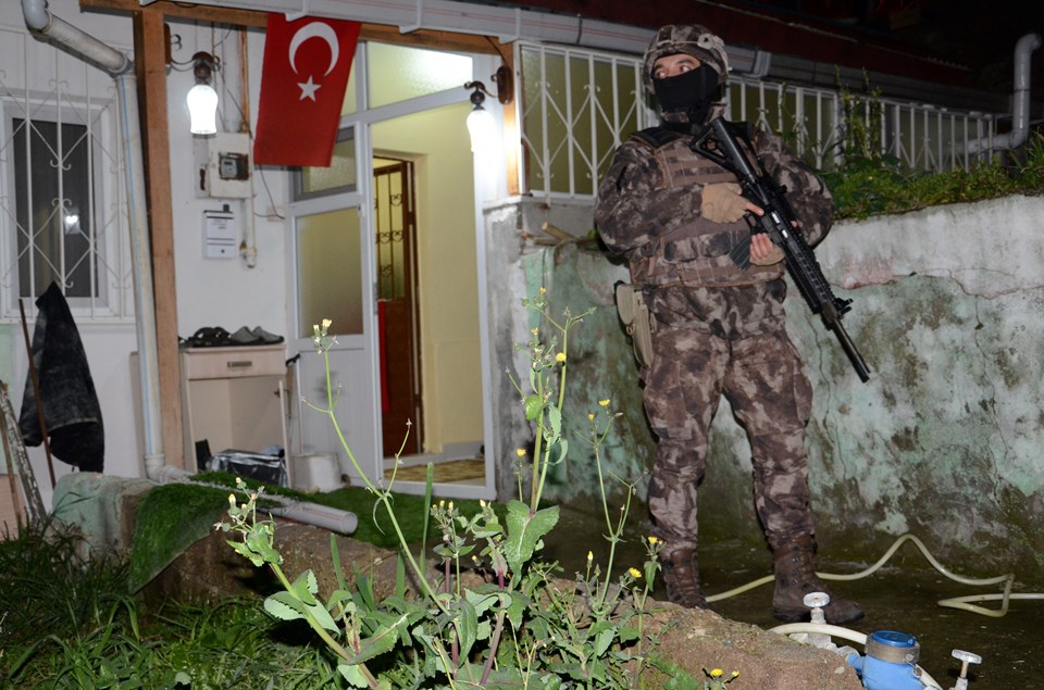 İstanbul'da helikopter destekli uyuşturucu operasyonu - 1