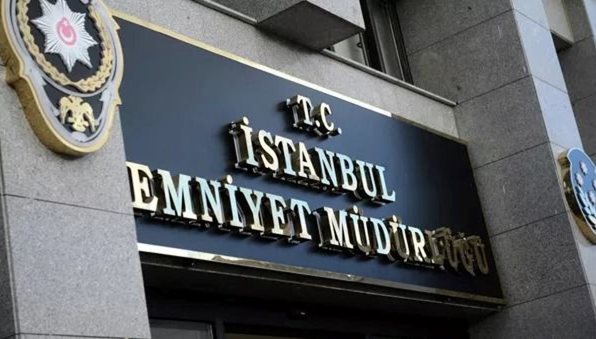 İstanbul Emniyeti'nde polislerin imza oyunu | Yerlikaya ve Aktaş’ın imzasını taklit eden polis tutuklandı İstanbul Emniyeti'nde polislerin imza oyunu | Yerlikaya ve Aktaş’ın imzasını taklit eden polis tutuklandı