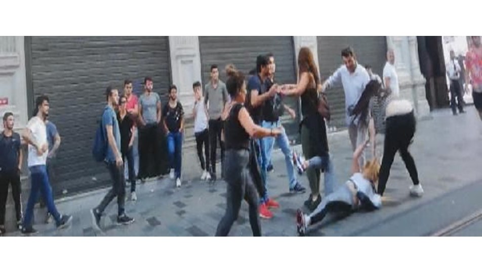 İstiklal Caddesi'nde 'meydan savaşı'