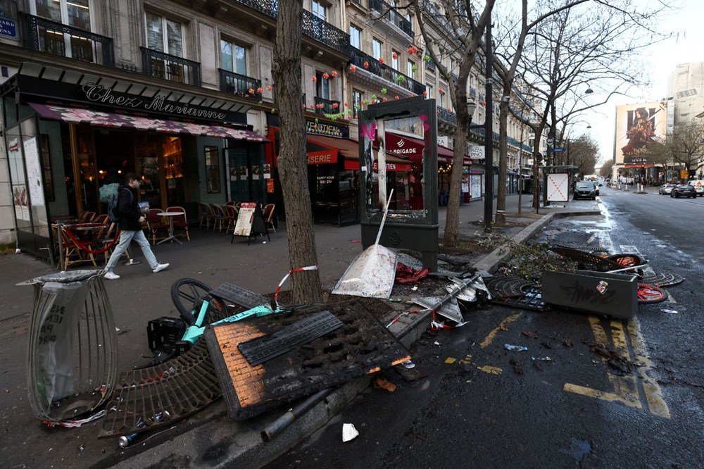 Şiddetli protestolar Paris'in ünlü sokaklarını çöplüğe döndürdü: Kral Charles ziyareti erteledi - 15