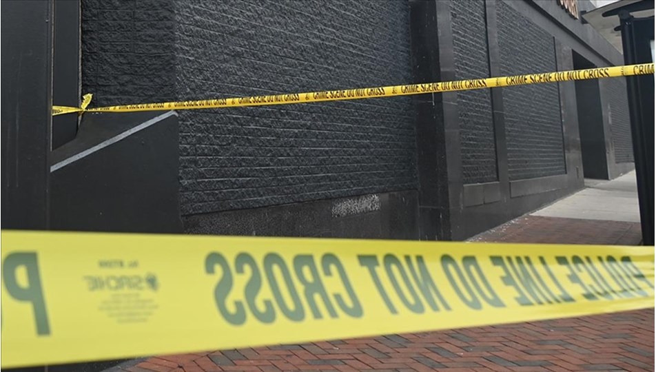 Duvar delerek hırsızlık yaptılar: 10 milyon dolarlık takı çalındı!