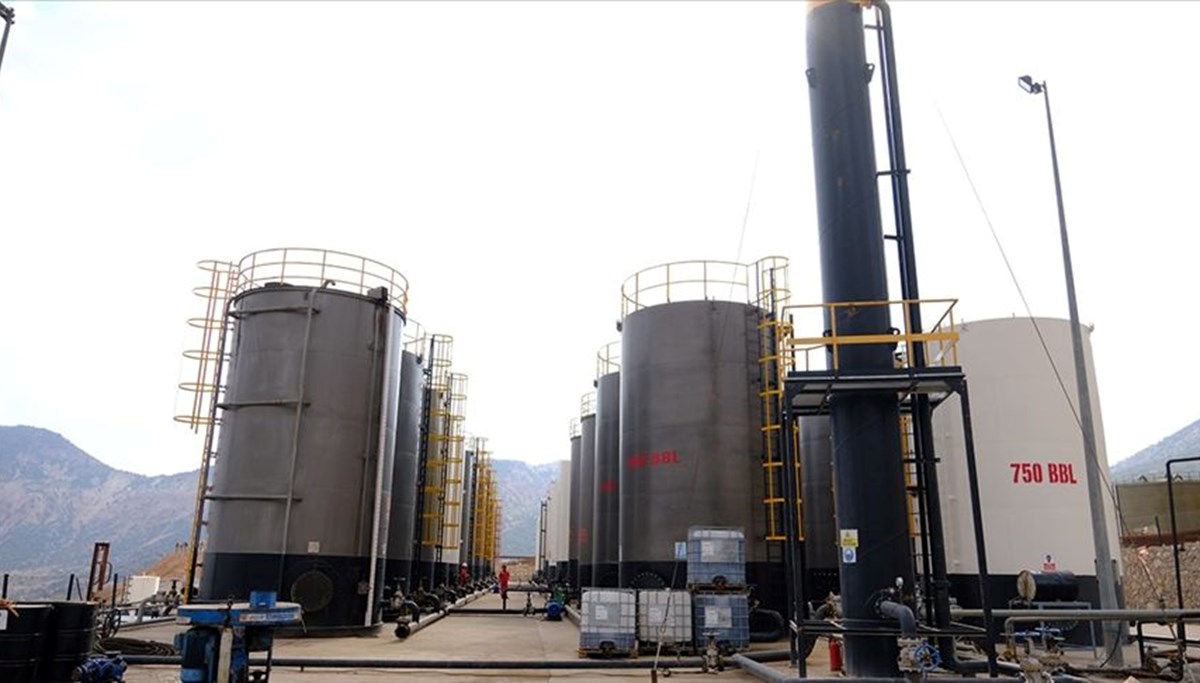 İran’da petrol tankına giren 5 işçi zehirli gazdan hayatını kaybetti İran’da petrol tankına giren 5 işçi zehirli gazdan hayatını kaybetti