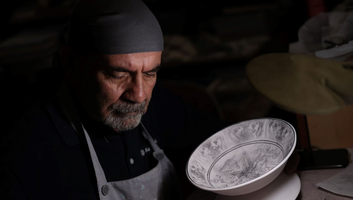 Çini ustası arkeoloğun imza eseri