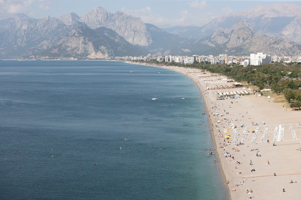 Antalya kıyılarında sıcak hava yoğunluğu 73 uOOmd6JBQkO0OmZHlG1Ipg