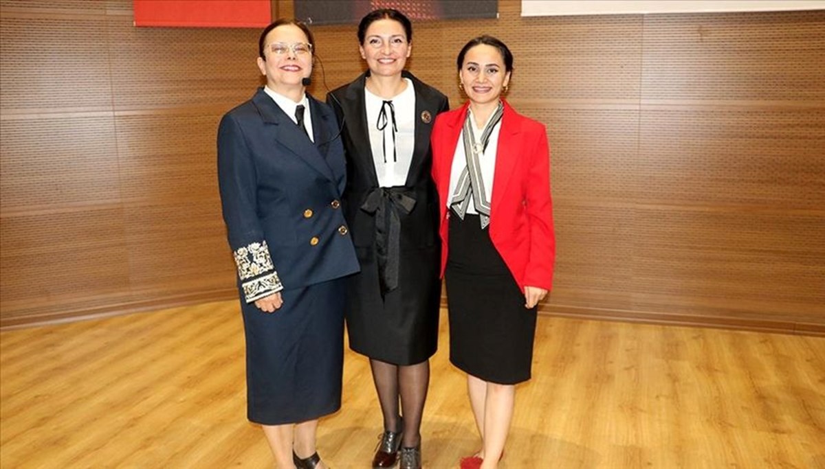 Öncü kadınların hikayesi Cumhuriyet'in 100. yılında sahneye taşındı Öncü kadınların hikayesi Cumhuriyet'in 100. yılında sahneye taşındı