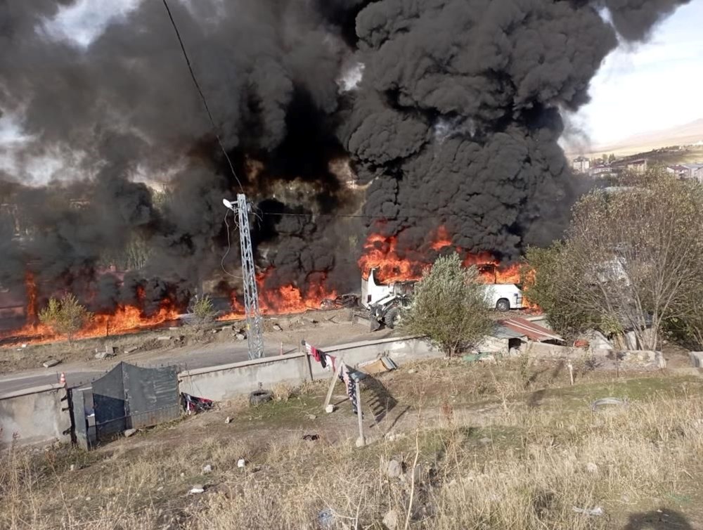 Ağrı'da yolcu otobüsü ile tanker çarpıştı: 7 ölü (Kaza yerinden ilk görüntüler) - 1