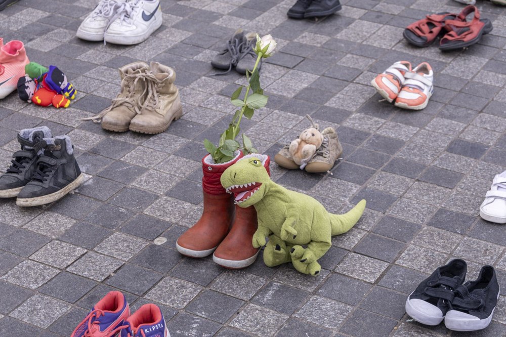 Hollanda'da Filistin'e sergisi: Meydana 14 bin çocuk ayakkabısı bırakıldı - 6