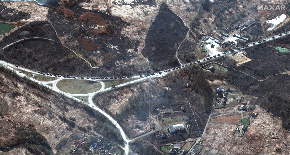 Putin’in
yıkım ordusu: 64 kilometrelik konvoy Kiev sınırında durdu - 9