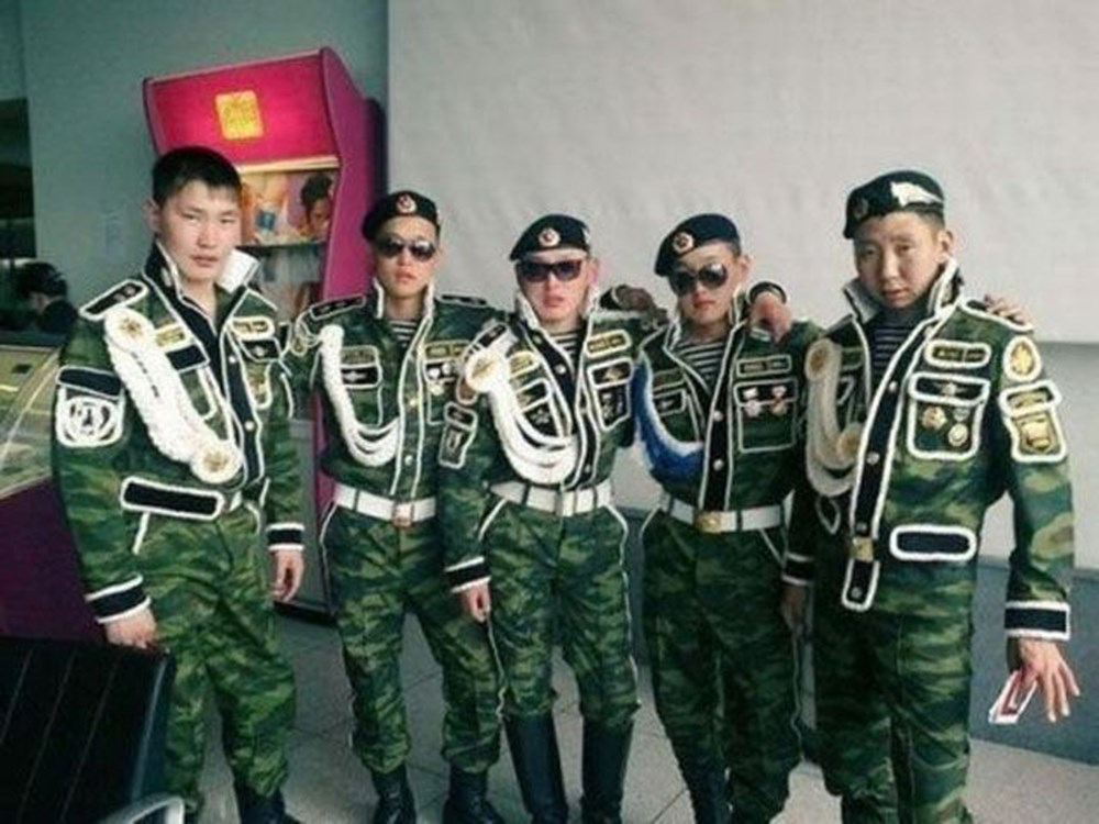 Форсаж с алиэкспресс. Мем вот они все слева направо. Вот они слева направо мем. Вот они слева направо. Вот они слева направо как.