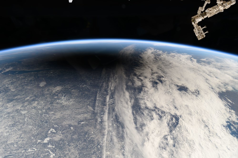 Astronotlar tam Güneş tutulmasını uzaydan fotoğrafladı - 4