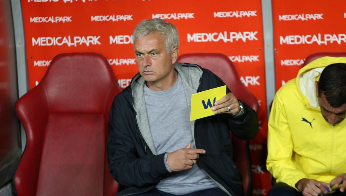 "Mourinho'nun papatya falı" (Spor yazarlarından Fenerbahçe değerlendirmesi)