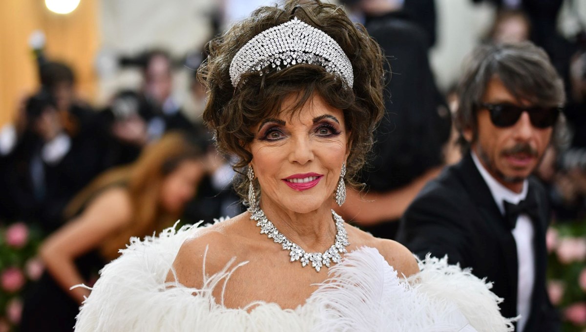 Joan Collins dört evliliğindeki sırları anlattı