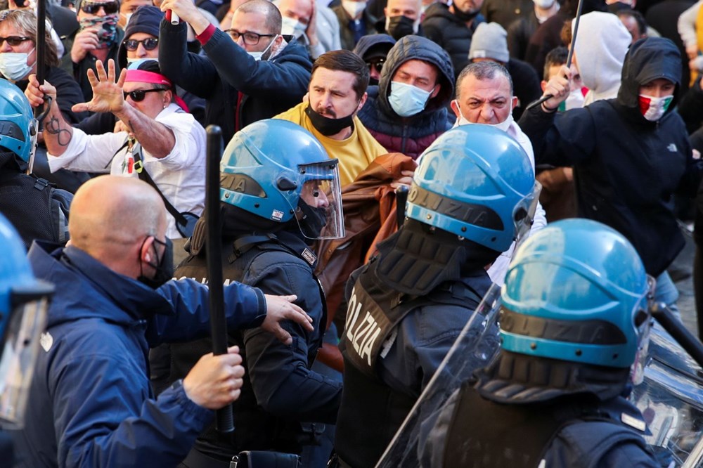 Tradesmen protest for 'restriction' in Italy - 13