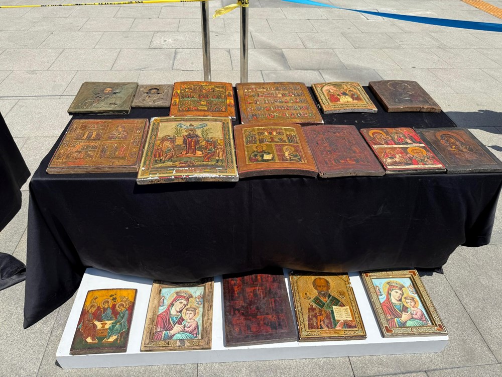 İstanbul'da tarihi eser operasyonu: Padişah fermanları ele geçirildi 72 uS7BQMBPj0GuWSKEttByvw