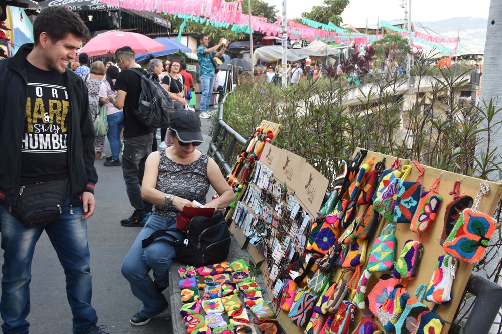 Kolombiya'nın tehlikeli bölgesi Comuna 13 çetelerden arındıktan sonra cazibe merkezi oldu - 16