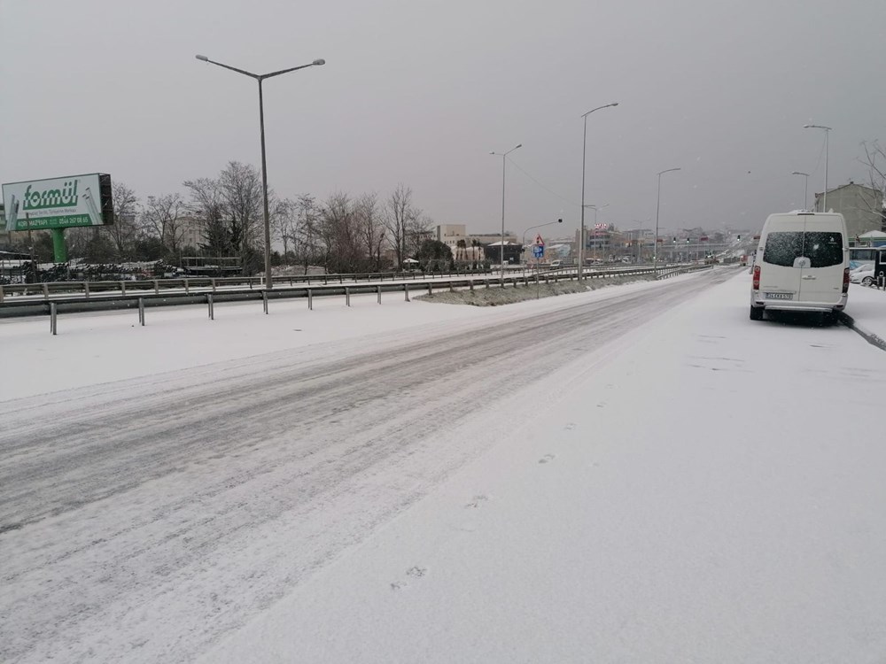 İstanbul'da İzlanda kışı: Boğaz'da gemi trafiği çift yönlü askıya alındı - 3