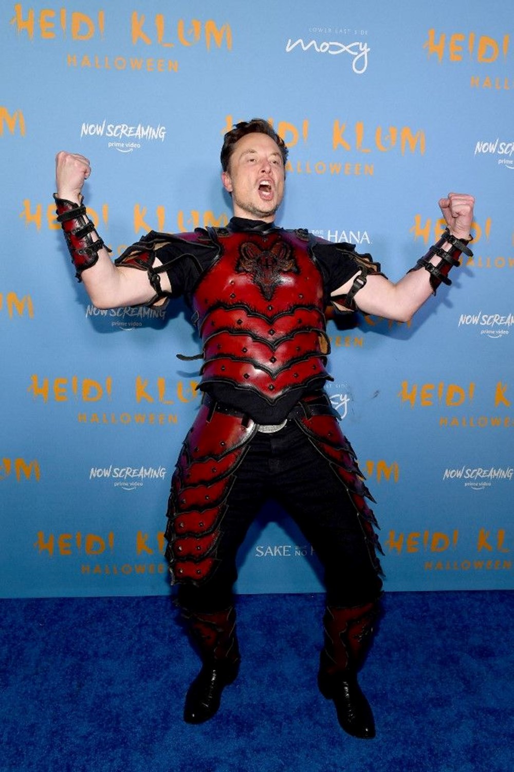 Elon Musk, Heidi Klum'un solucan olduğu Cadılar Bayramı partisine katıldı - 5