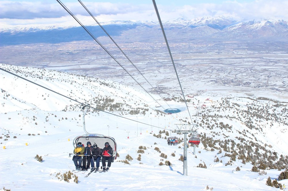 Dinlenmeden pisti tamamlanamayan kayak merkezi: Ergan - 3