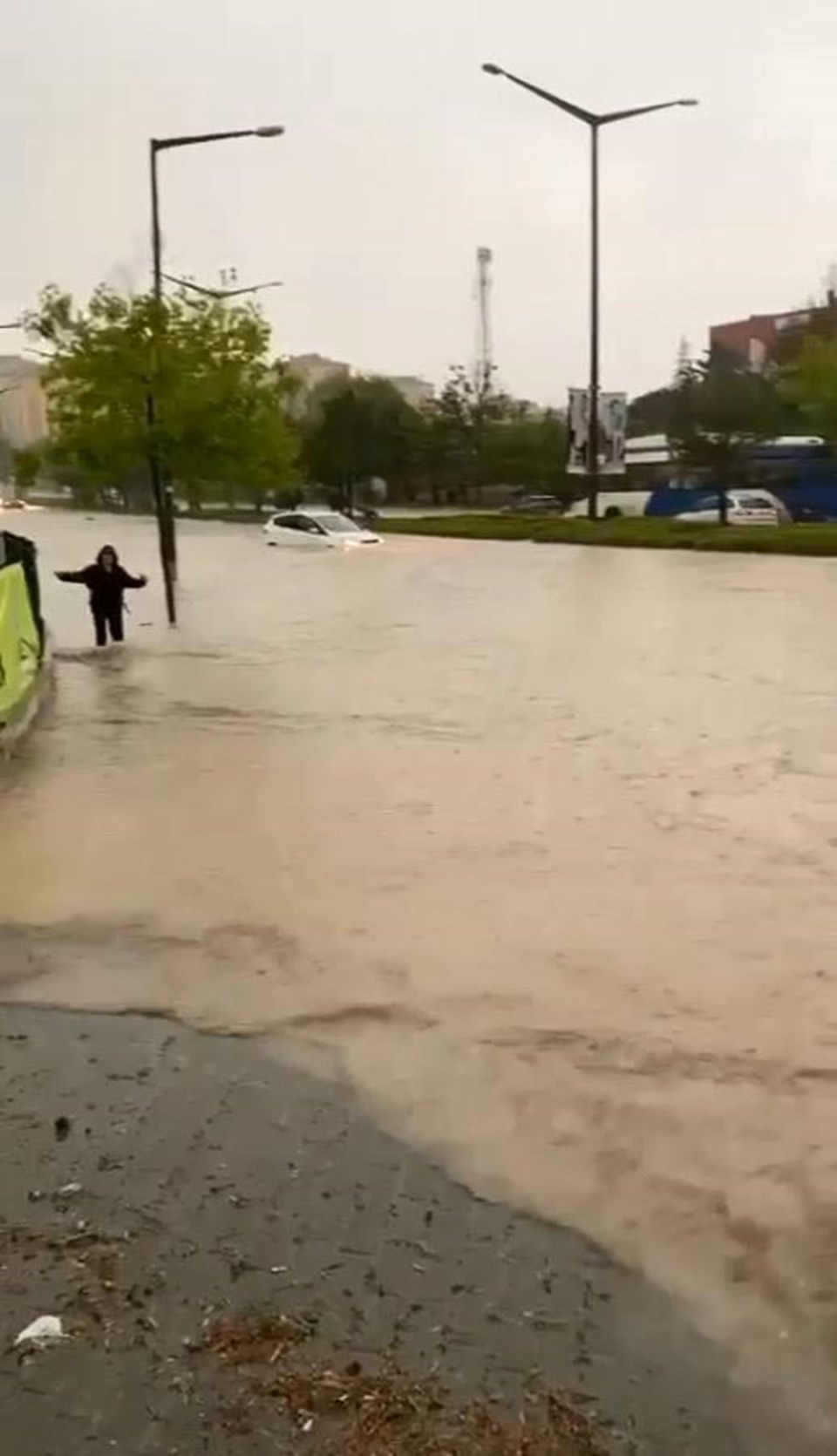 Ankara'da sağanak sele neden oldu - 1